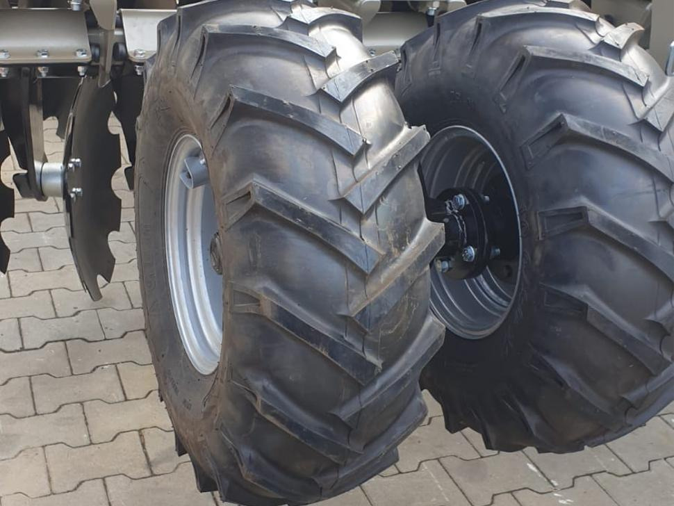 리스 ROLEX Hydraulische Scheibenegge / Hydraulic discs harrow / Dechaumeur à disques / Erpice a dischi / Дисковая гидравлическая борона тип лёгкий с тележкой / Brona talerzowa hydraulicznie składana lekka ROLEX Hydraulische Scheibenegge / Hydraulic discs harrow / Dechaumeur à disques / Erpice a dischi / Дисковая гидравлическая борона тип лёгкий с тележкой / Brona talerzowa hydraulicznie składana lekka : 사진 19 리스 ROLEX Hydraulische Scheibenegge / Hydraulic discs harrow / Dechaumeur à disques / Erpice a dischi / Дисковая гидравлическая борона тип лёгкий с тележкой / Brona talerzowa hydraulicznie składana lekka ROLEX Hydraulische Scheibenegge / Hydraulic discs harrow / Dechaumeur à disques / Erpice a dischi / Дисковая гидравлическая борона тип лёгкий с тележкой / Brona talerzowa hydraulicznie składana lekka : 사진 19