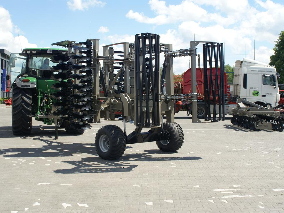 ROLEX Hydraulische Scheibenegge / Hydraulic discs harrow / Dechaumeur à disques / Erpice a dischi / Гидравлическая дисковая борона / Brona talerzowa hydraulicznie składana ciężka 4 m - 체인 해로 : 사진 4 ROLEX Hydraulische Scheibenegge / Hydraulic discs harrow / Dechaumeur à disques / Erpice a dischi / Гидравлическая дисковая борона / Brona talerzowa hydraulicznie składana ciężka 4 m - 체인 해로 : 사진 4