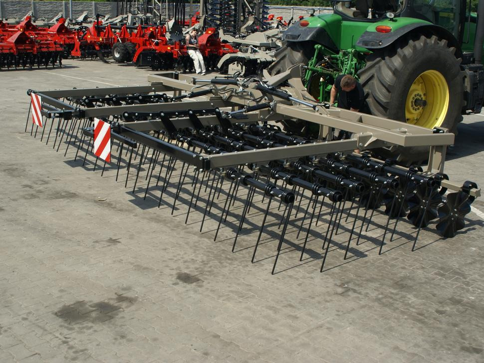 ROLEX Mulchegge / Mulch harrow / Herse de déchaumage / Erpice pacciamante / Борона для мульчирования / Brona mulczowa 7,5 m - 잔디 써레 : 사진 1 ROLEX Mulchegge / Mulch harrow / Herse de déchaumage / Erpice pacciamante / Борона для мульчирования / Brona mulczowa 7,5 m - 잔디 써레 : 사진 1