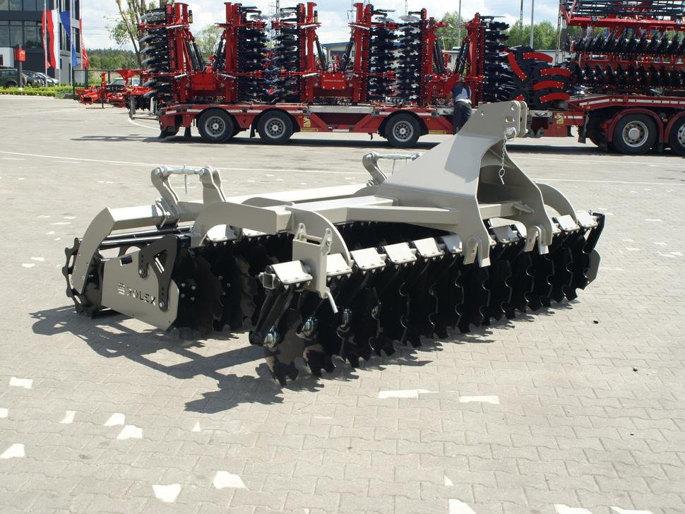 ROLEX Scheibenegge / Disc harrow / Dechaumeur à disques / Erpice a dischi / Дисковая борона / Brona talerzowa 3 m - 체인 해로 : 사진 5 ROLEX Scheibenegge / Disc harrow / Dechaumeur à disques / Erpice a dischi / Дисковая борона / Brona talerzowa 3 m - 체인 해로 : 사진 5