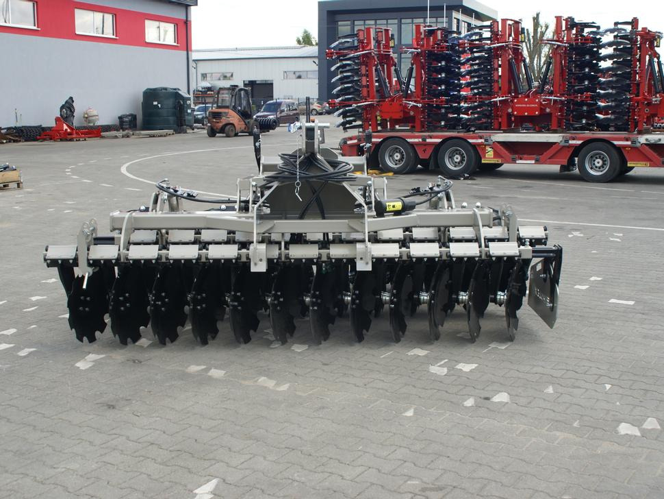 ROLEX Scheibenegge / Disc harrow with hydropack and tire roller / Dechaumeur à disques / Erpice a dischi / Дисковая борона с гидропаком и колёсным катком / Agregat talerzowy uprawowy z hydropackiem i - 체인 해로 : 사진 3 ROLEX Scheibenegge / Disc harrow with hydropack and tire roller / Dechaumeur à disques / Erpice a dischi / Дисковая борона с гидропаком и колёсным катком / Agregat talerzowy uprawowy z hydropackiem i - 체인 해로 : 사진 3