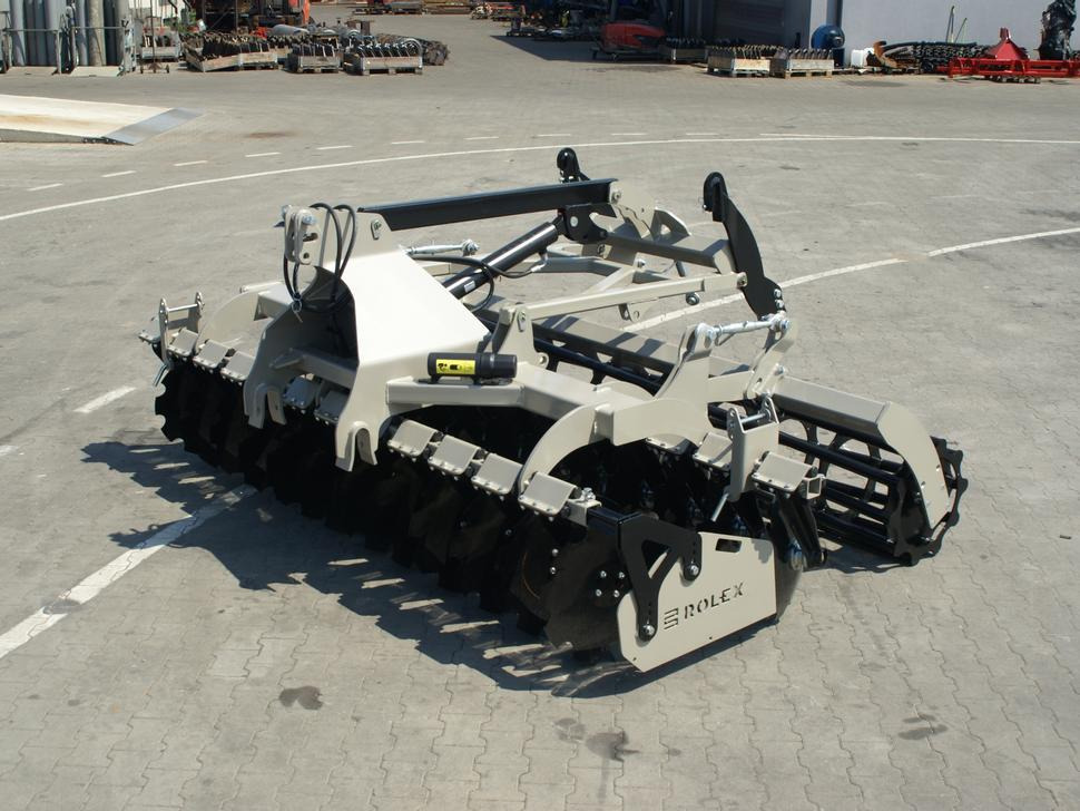 Rolex Scheibenegge / Disc harrow with hydropack / Déchaumeur à disques avec support semoir / Erpice a dischi / Cultivador de discos con hydropack / Дисковая борона с гидропаком 3 m - 체인 해로 : 사진 2 Rolex Scheibenegge / Disc harrow with hydropack / Déchaumeur à disques avec support semoir / Erpice a dischi / Cultivador de discos con hydropack / Дисковая борона с гидропаком 3 m - 체인 해로 : 사진 2