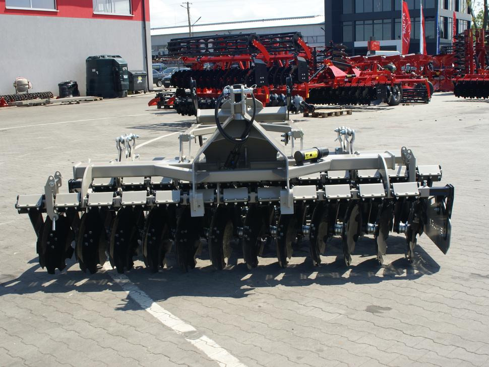 Rolex Scheibenegge / Disc harrow with hydropack / Déchaumeur à disques avec support semoir / Erpice a dischi / Cultivador de discos con hydropack / Дисковая борона с гидропаком 3 m - 체인 해로 : 사진 4 Rolex Scheibenegge / Disc harrow with hydropack / Déchaumeur à disques avec support semoir / Erpice a dischi / Cultivador de discos con hydropack / Дисковая борона с гидропаком 3 m - 체인 해로 : 사진 4