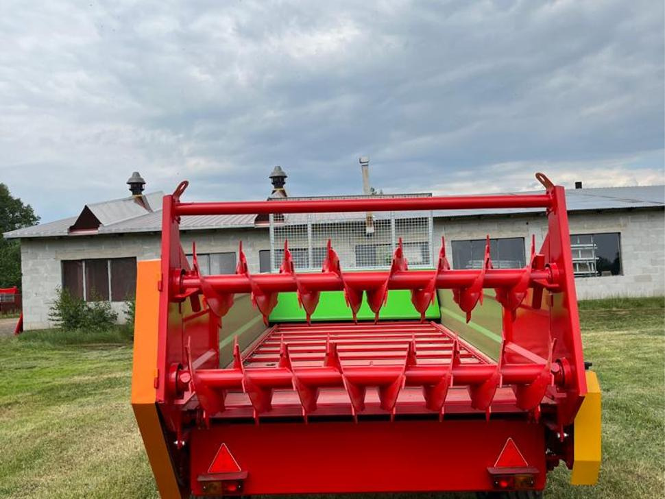 Roltrans Miststreuer / Manure spreader / Épandeur à fumier / Spandiletame / Разбрасыватель органических удобрений N250/2 LEO 4 t - 퇴비 스프레더 : 사진 4 Roltrans Miststreuer / Manure spreader / Épandeur à fumier / Spandiletame / Разбрасыватель органических удобрений N250/2 LEO 4 t - 퇴비 스프레더 : 사진 4