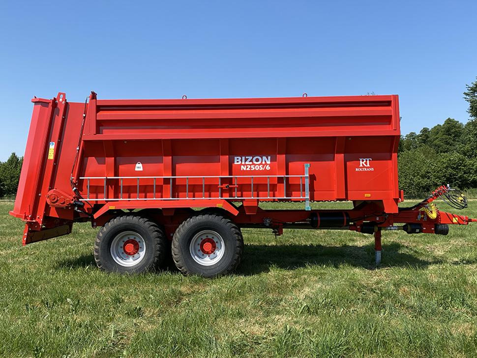 Roltrans Miststreuer / Manure spreader / Epandeur à fumier / Spandiletame / Разбрасыватель органических удобрений / Rozrzutnik obornika N205S/6 BIZON 14 t - 퇴비 스프레더 : 사진 2 Roltrans Miststreuer / Manure spreader / Epandeur à fumier / Spandiletame / Разбрасыватель органических удобрений / Rozrzutnik obornika N205S/6 BIZON 14 t - 퇴비 스프레더 : 사진 2