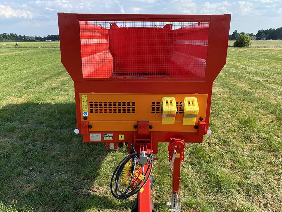 Roltrans Miststreuer / Manure spreader / Epandeur à fumier / Spandiletame / Разбрасыватель органических удобрений / Rozrzutnik obornika N205S/6 BIZON 14 t - 퇴비 스프레더 : 사진 4 Roltrans Miststreuer / Manure spreader / Epandeur à fumier / Spandiletame / Разбрасыватель органических удобрений / Rozrzutnik obornika N205S/6 BIZON 14 t - 퇴비 스프레더 : 사진 4