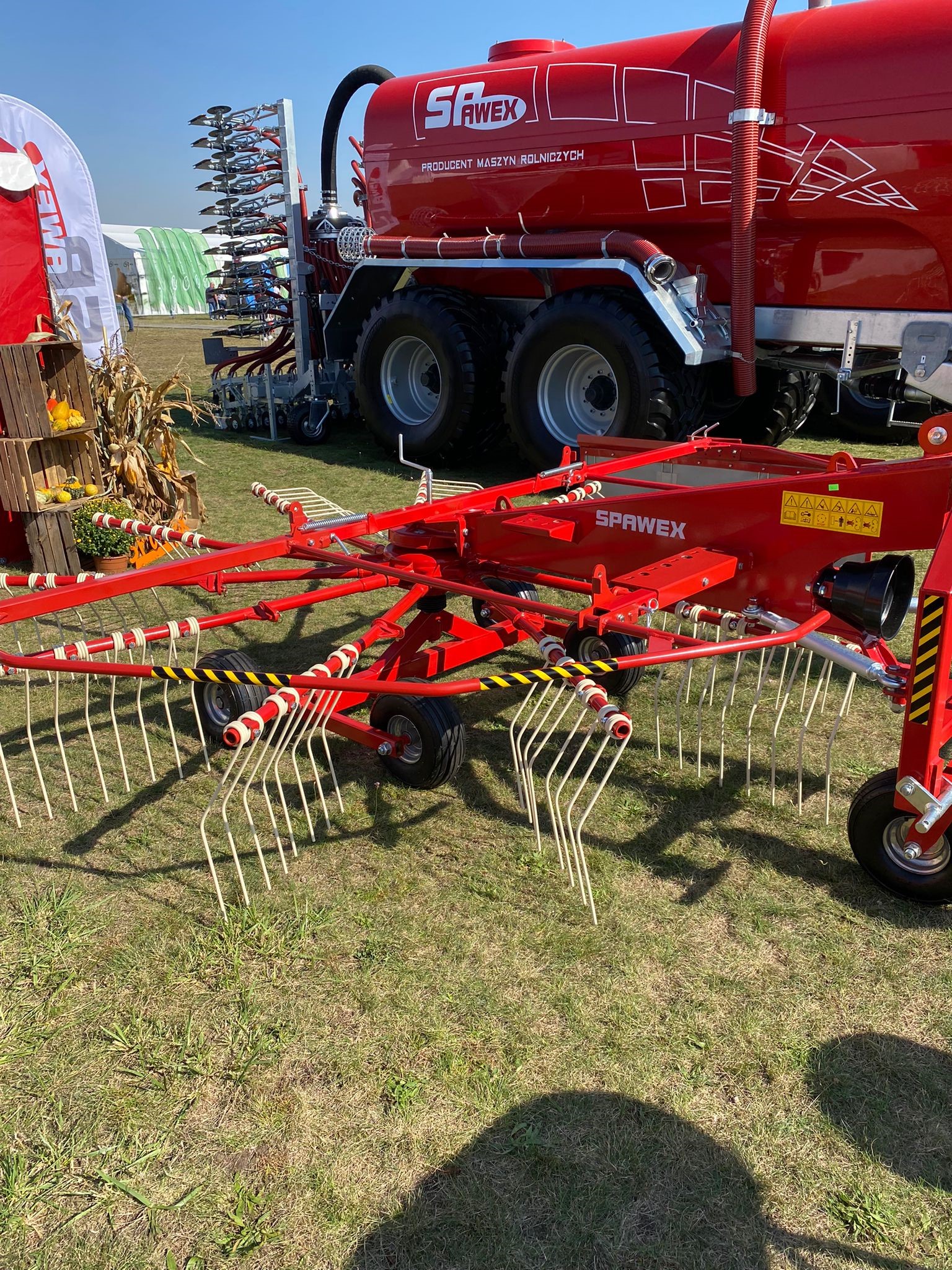 Spawex Kreiselschwader / Rake / Andaineur / Rastrillo / Rastrello / Zgrabiarka 4,5 m - 반전기/ 레이크 : 사진 5 Spawex Kreiselschwader / Rake / Andaineur / Rastrillo / Rastrello / Zgrabiarka 4,5 m - 반전기/ 레이크 : 사진 5