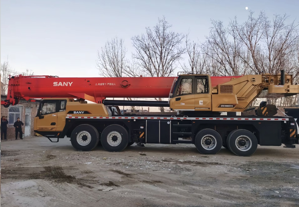 SANY STC1000C5-8 - 모바일 크레인 : 사진 1 SANY STC1000C5-8 - 모바일 크레인 : 사진 1