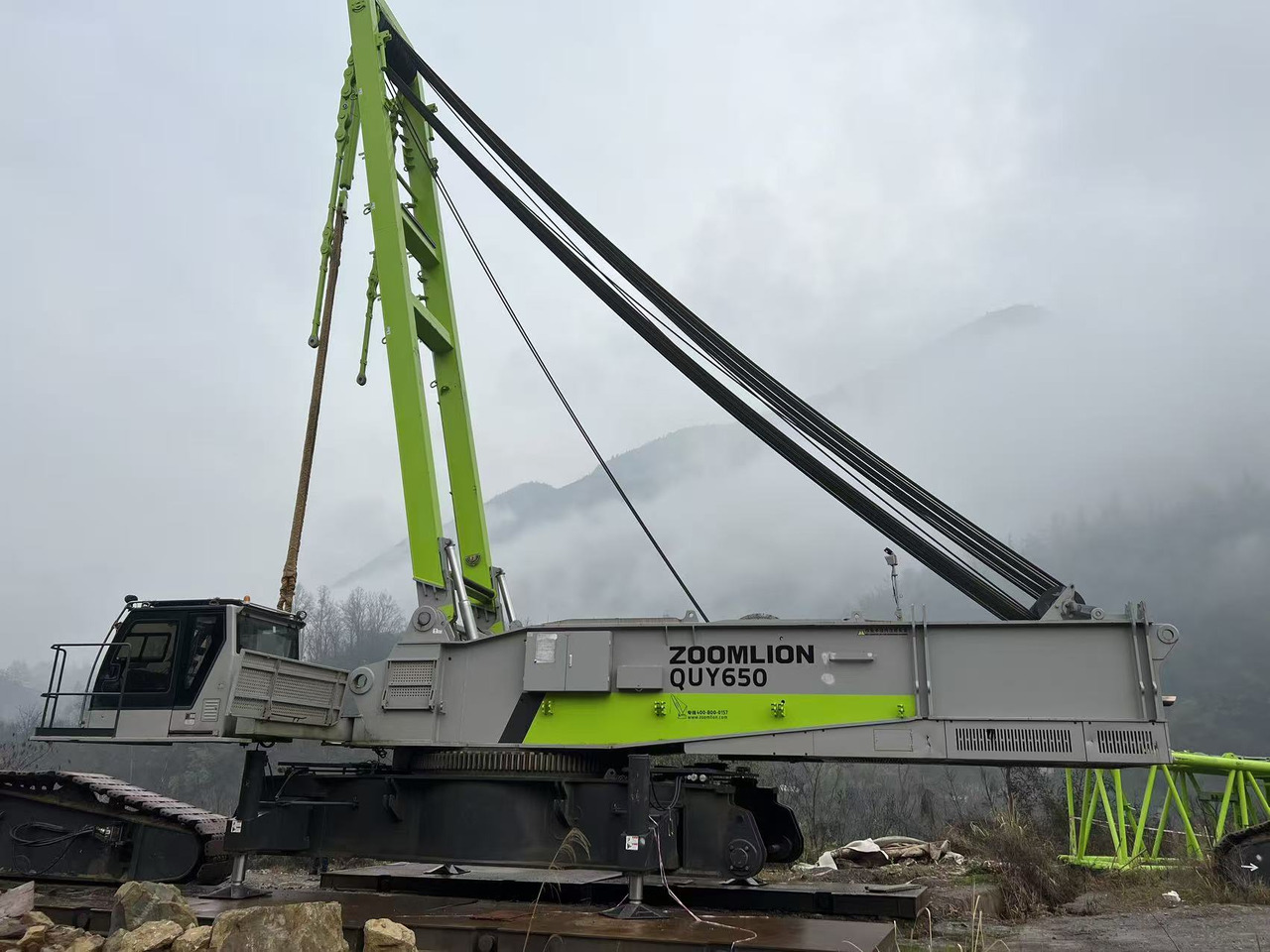 ZOOMLION QY650 - 크롤러 크레인 : 사진 1 ZOOMLION QY650 - 크롤러 크레인 : 사진 1