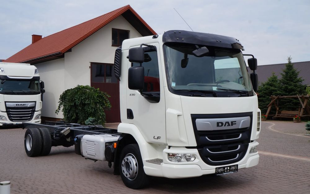 DAF LF 230 EURO 6 12 TON RAMA DO ZABUDOWY - 캡 새시 트럭 : 사진 1 DAF LF 230 EURO 6 12 TON RAMA DO ZABUDOWY - 캡 새시 트럭 : 사진 1