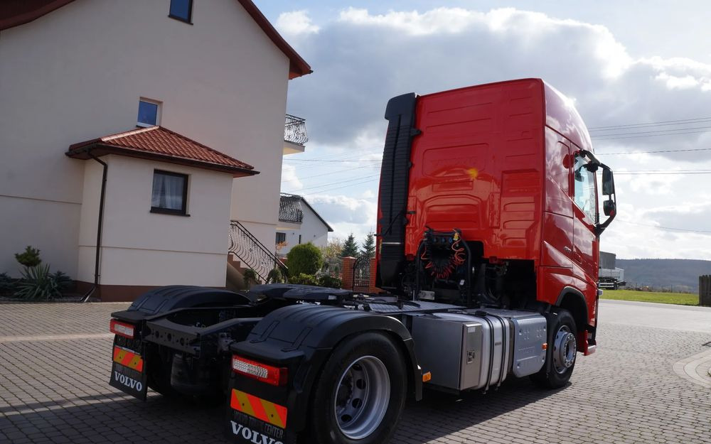 Volvo FH 4 EURO 6 GLOBETROTTER NISKI PRZEBIEG ZŁOTY KONTRAKT - 트랙터 유닛 : 사진 3 Volvo FH 4 EURO 6 GLOBETROTTER NISKI PRZEBIEG ZŁOTY KONTRAKT - 트랙터 유닛 : 사진 3