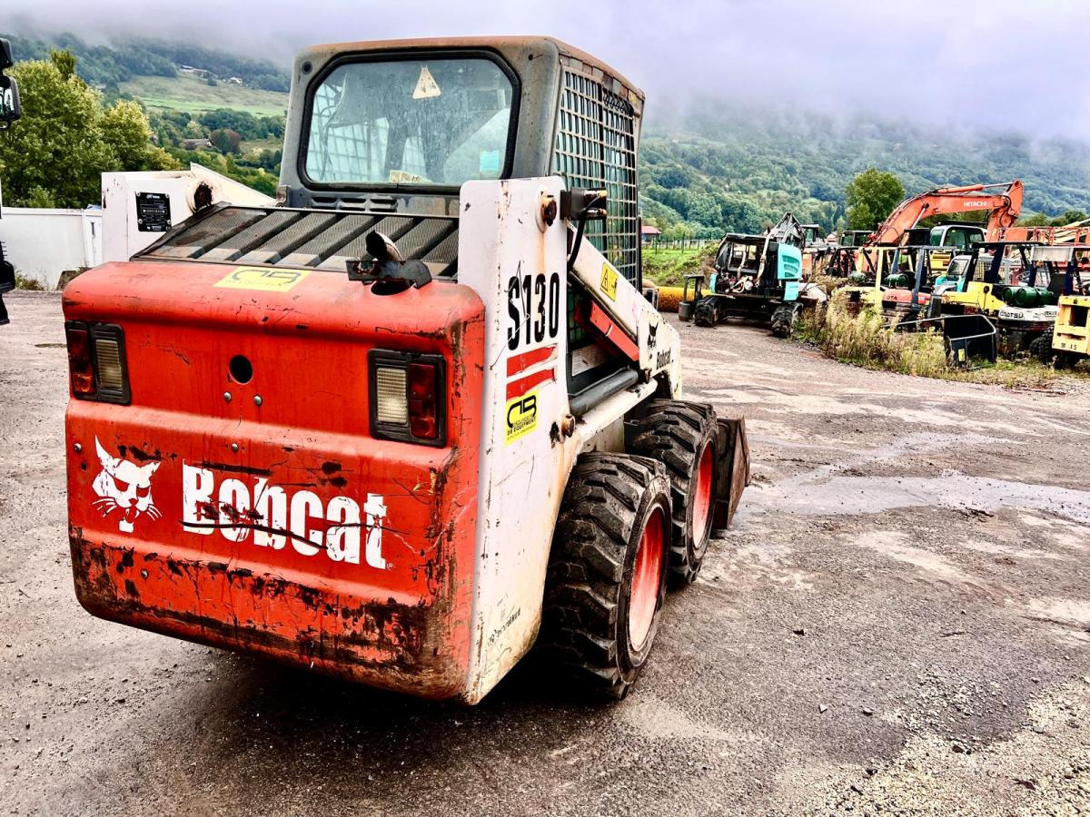 Bobcat S130 Chargeuse Compact - 스키드 스티어 로더 : 사진 4 Bobcat S130 Chargeuse Compact - 스키드 스티어 로더 : 사진 4