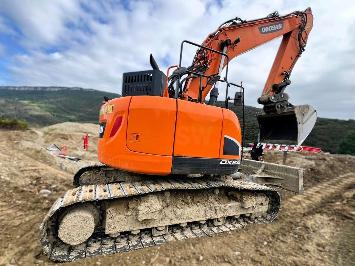 Doosan DX235 LCR-5 PELLE A CHENILLES 26T - 크롤러 굴삭기 : 사진 4 Doosan DX235 LCR-5 PELLE A CHENILLES 26T - 크롤러 굴삭기 : 사진 4