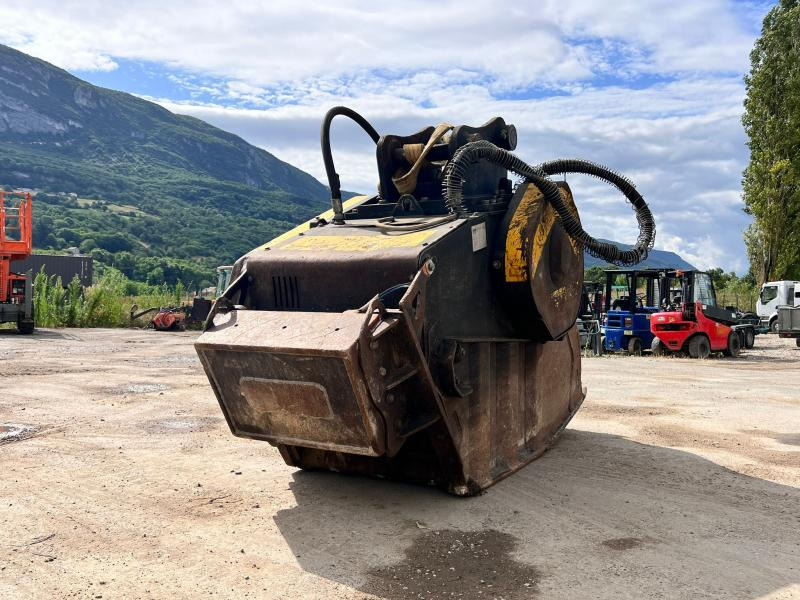 MB CRUSHER BF70.2 GODET CONCASSEUR AVEC AIMANT - 굴삭기 버킷 건설기계 용 : 사진 2 MB CRUSHER BF70.2 GODET CONCASSEUR AVEC AIMANT - 굴삭기 버킷 건설기계 용 : 사진 2