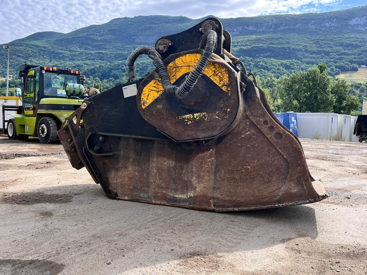 MB CRUSHER BF70.2 GODET CONCASSEUR AVEC AIMANT - 굴삭기 버킷 건설기계 용 : 사진 4 MB CRUSHER BF70.2 GODET CONCASSEUR AVEC AIMANT - 굴삭기 버킷 건설기계 용 : 사진 4