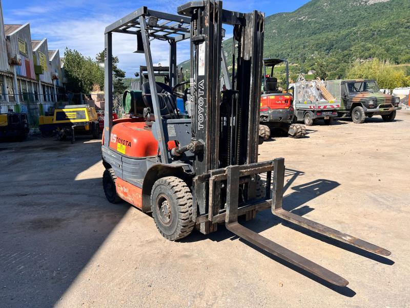 Toyota 426 FGF15 CHARIOT ELEVATEUR A GAZ 1,5T 4,3m - LPG 지게차 : 사진 5 Toyota 426 FGF15 CHARIOT ELEVATEUR A GAZ 1,5T 4,3m - LPG 지게차 : 사진 5