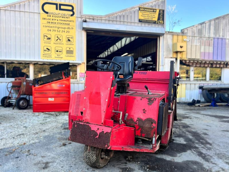 YNO 135-3 VEH Balayeuse diesel - 거리 청소 차량 : 사진 1 YNO 135-3 VEH Balayeuse diesel - 거리 청소 차량 : 사진 1