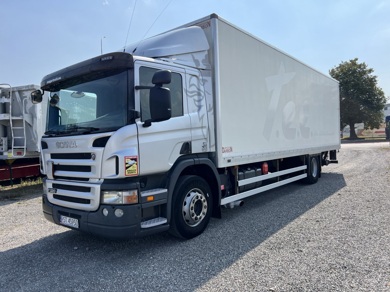 Scania P320 - 드롭사이드/ 플랫베드 트럭 : 사진 2 Scania P320 - 드롭사이드/ 플랫베드 트럭 : 사진 2