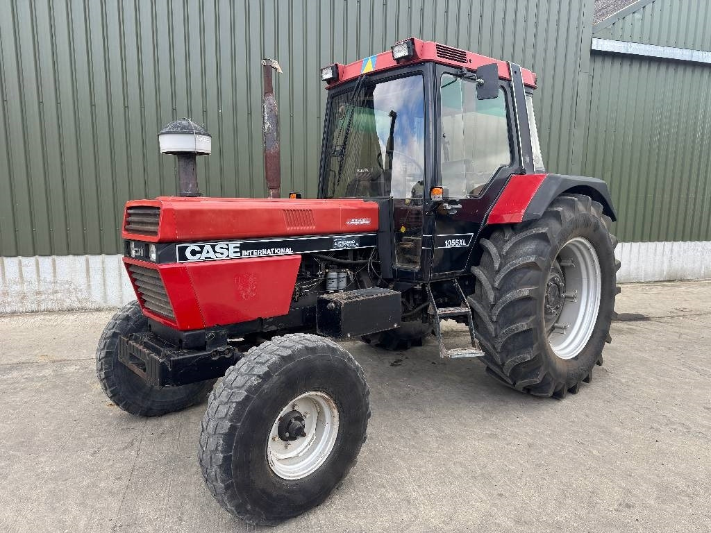 Case IH International 1056XL - 장궤형 트랙터 : 사진 1 Case IH International 1056XL - 장궤형 트랙터 : 사진 1
