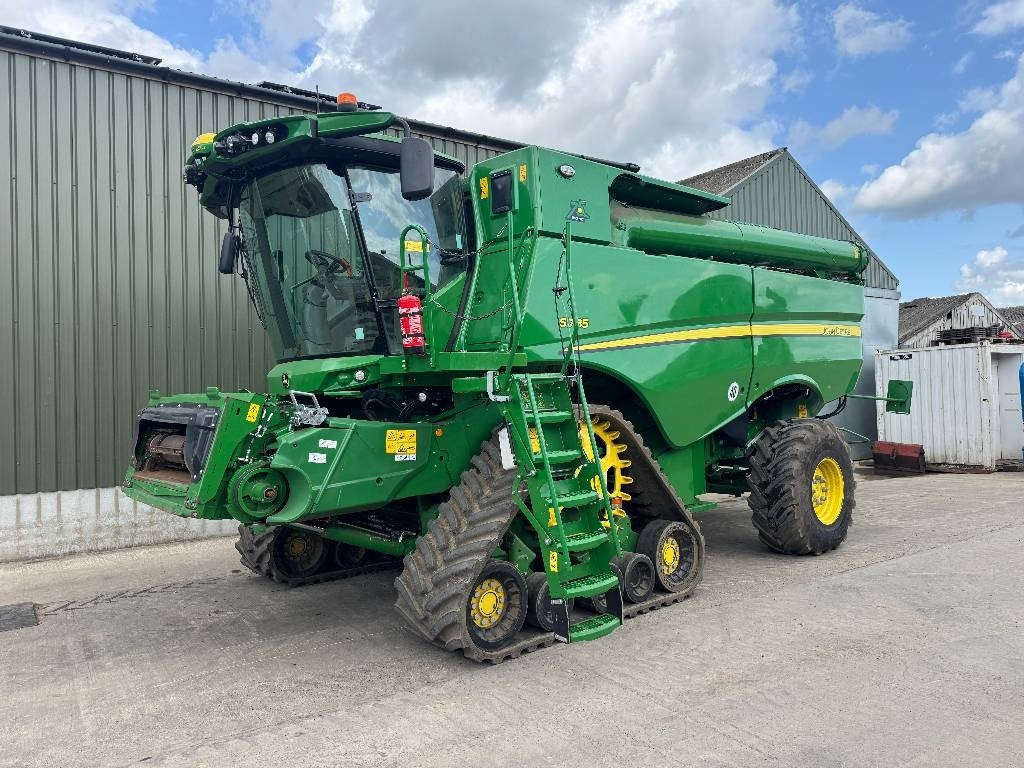 John Deere S785 4WD c/w 735D Header - 목초수확기 : 사진 1 John Deere S785 4WD c/w 735D Header - 목초수확기 : 사진 1