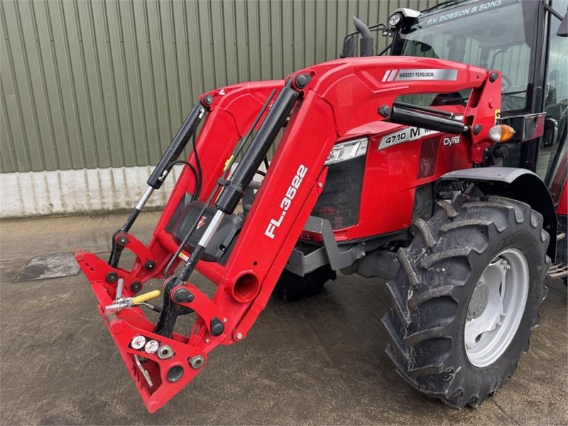 장궤형 트랙터 Massey Ferguson 4710 c/w FL.3522 Loader **Low Hours** : 사진 13