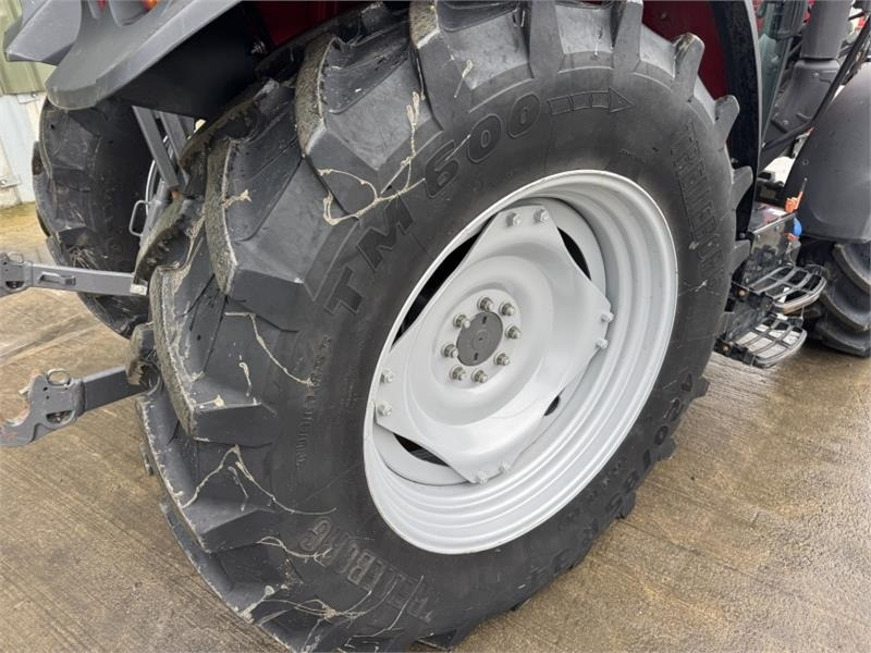 장궤형 트랙터 Massey Ferguson 4710 c/w FL.3522 Loader **Low Hours** : 사진 8