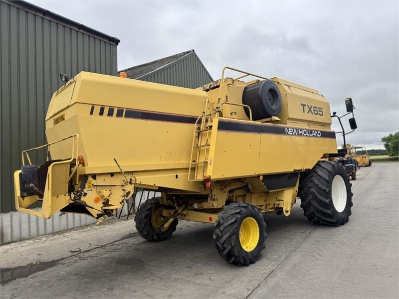 New Holland TX65 c/w 17ft Header - 곡물 헤더 : 사진 4 New Holland TX65 c/w 17ft Header - 곡물 헤더 : 사진 4