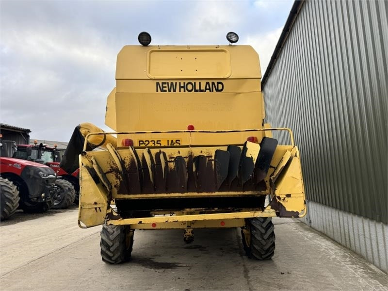 New Holland TX67 c/w 20ft Header - 곡물 헤더 : 사진 5 New Holland TX67 c/w 20ft Header - 곡물 헤더 : 사진 5