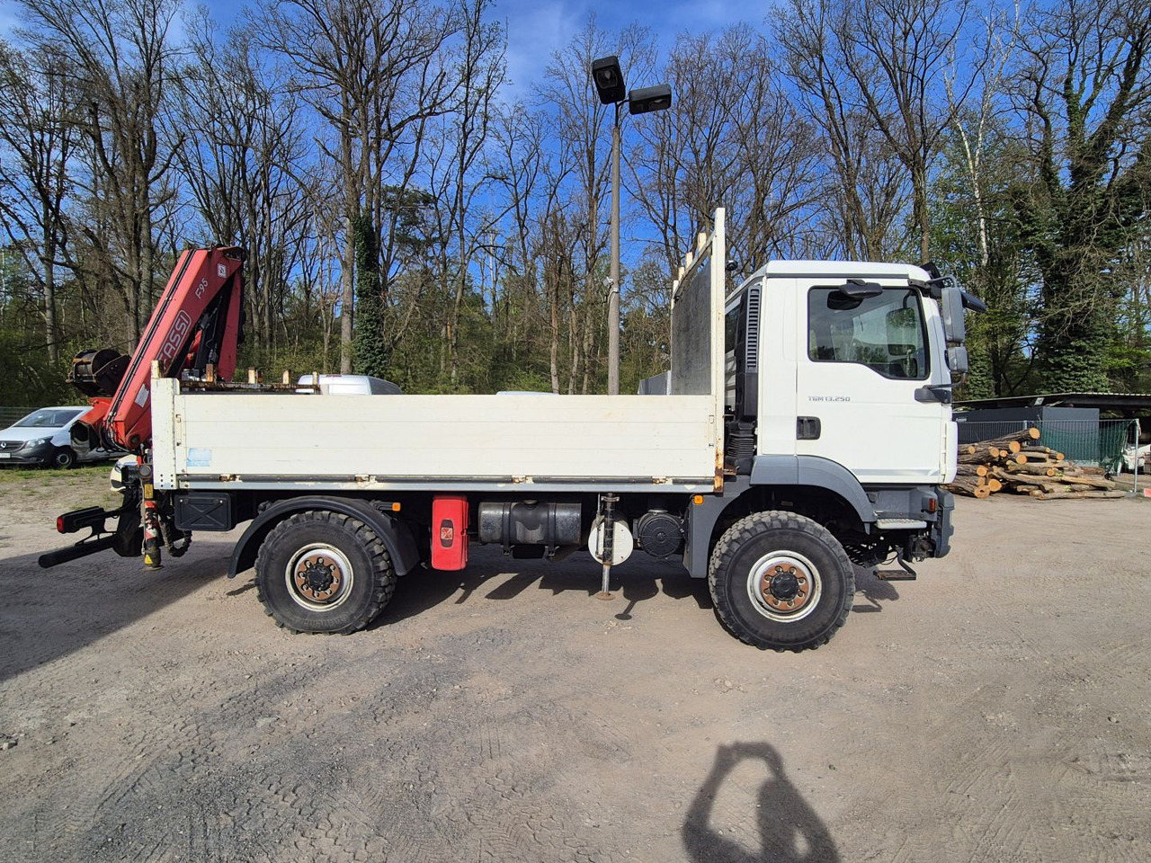 트럭 MAN TGM 13.250 4 x 4 BL : 사진 9