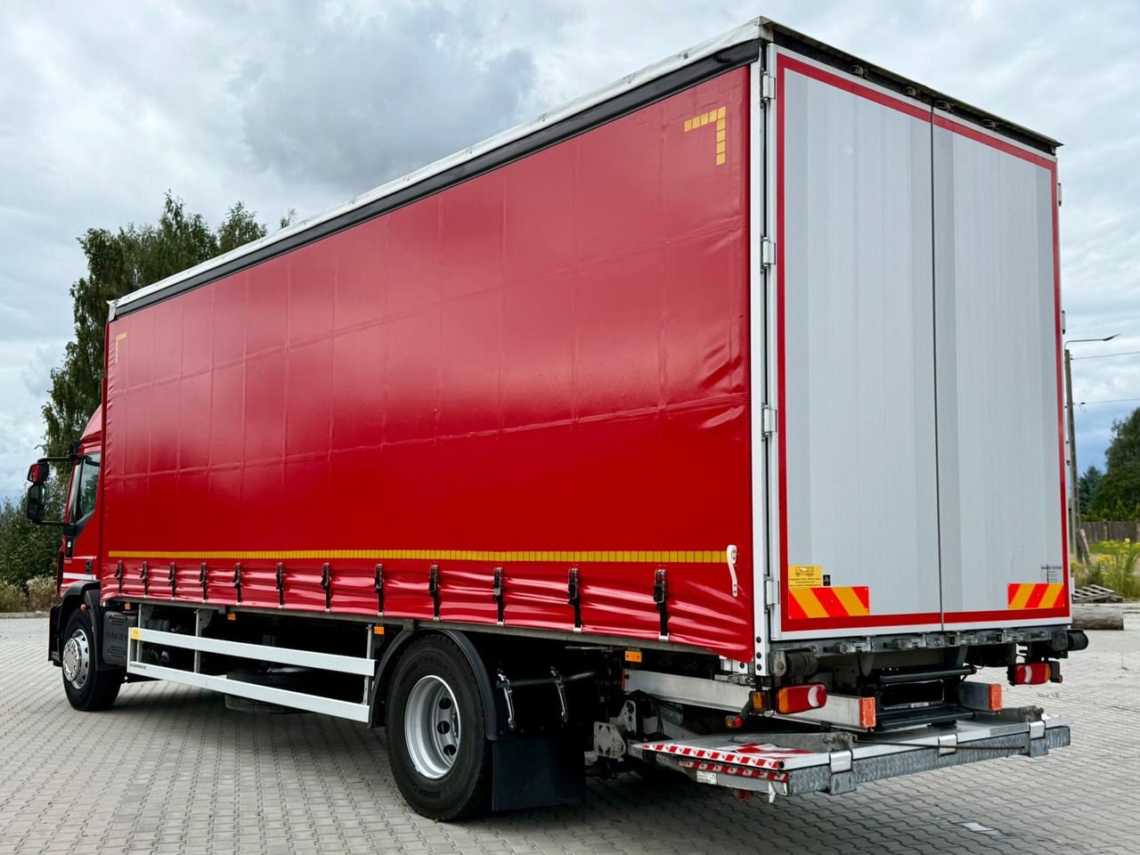 IVECO EUROCARGO 180-280 / FIRANKA / WINDA / 20 PALET / 80 TYŚ KM / 2023 ROK / 9 223 KG ŁADOWNOŚ - 커튼사이더 트럭 : 사진 3 IVECO EUROCARGO 180-280 / FIRANKA / WINDA / 20 PALET / 80 TYŚ KM / 2023 ROK / 9 223 KG ŁADOWNOŚ - 커튼사이더 트럭 : 사진 3
