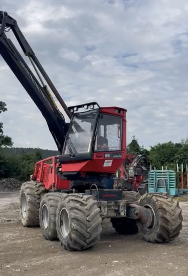 KOMATSU 911.5 / GŁOWICA C93 / CIĄGNIK LEŚNY / SERWISOWANY - 산림용 수확기 : 사진 4 KOMATSU 911.5 / GŁOWICA C93 / CIĄGNIK LEŚNY / SERWISOWANY - 산림용 수확기 : 사진 4