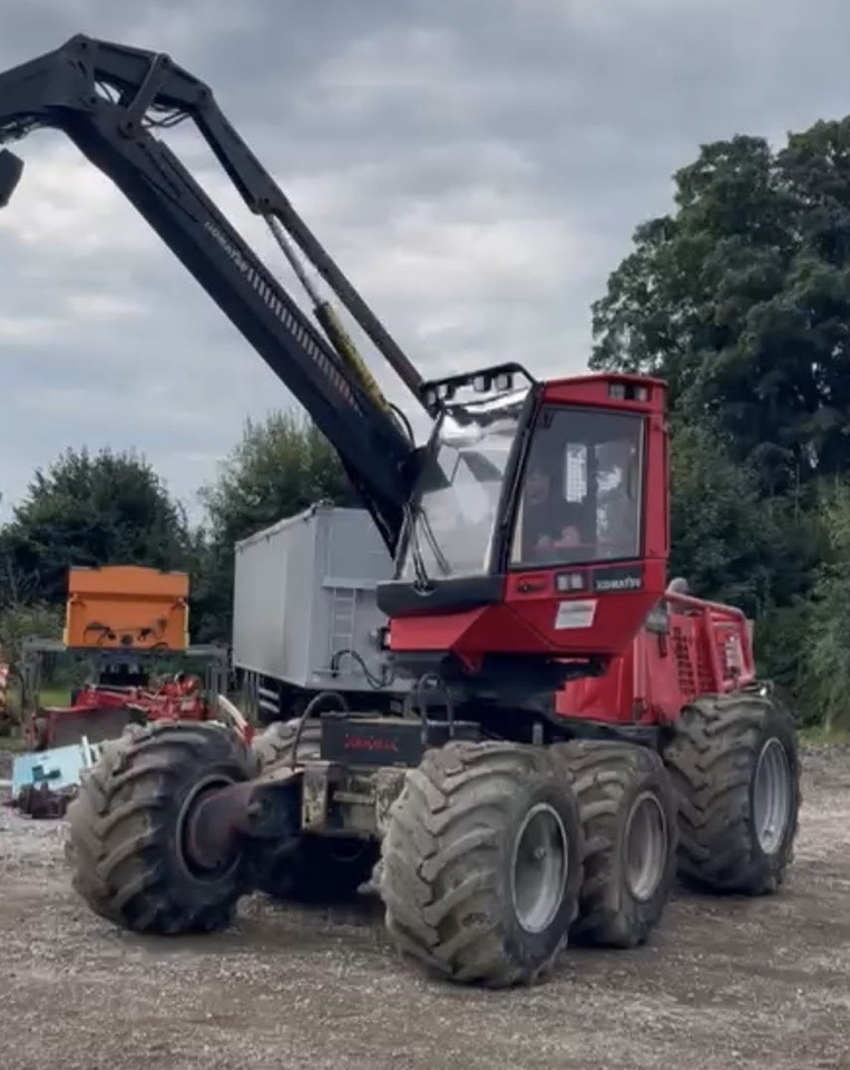 KOMATSU 911.5 / GŁOWICA C93 / CIĄGNIK LEŚNY / SERWISOWANY - 산림용 수확기 : 사진 2 KOMATSU 911.5 / GŁOWICA C93 / CIĄGNIK LEŚNY / SERWISOWANY - 산림용 수확기 : 사진 2