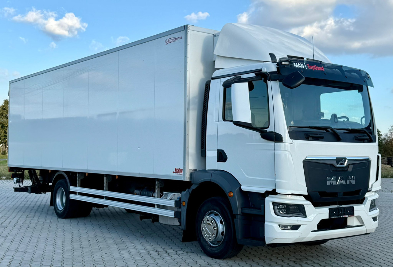 MAN TGM 15.290 / CHŁODNIA / WINDA / 8.3 M DŁUGOŚCI / 20 EUROPALET / THERMO KING / +30/-30 / AUTOMAT / 2021 ROK / SERWISOWANY - 냉동탑차 : 사진 1 MAN TGM 15.290 / CHŁODNIA / WINDA / 8.3 M DŁUGOŚCI / 20 EUROPALET / THERMO KING / +30/-30 / AUTOMAT / 2021 ROK / SERWISOWANY - 냉동탑차 : 사진 1