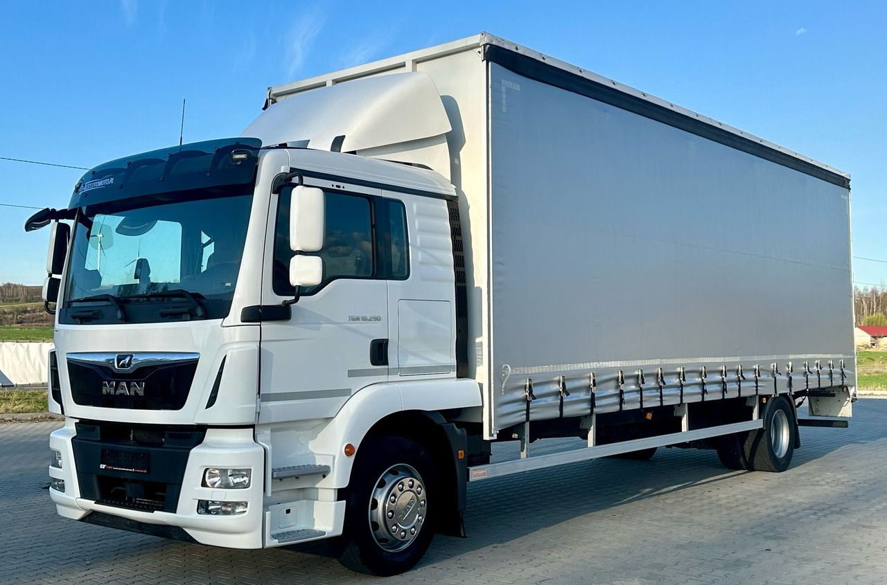 MAN TGM 18.290 / FIRANKA / WINDA / 22 EUROPALETY / AUTOMAT / SYPIALKA / 9 059 KG ŁADOWNOŚCI / NISKI PRZEBIEG / ZSUWANY DACH / EURO 6 - 커튼사이더 트럭 : 사진 2 MAN TGM 18.290 / FIRANKA / WINDA / 22 EUROPALETY / AUTOMAT / SYPIALKA / 9 059 KG ŁADOWNOŚCI / NISKI PRZEBIEG / ZSUWANY DACH / EURO 6 - 커튼사이더 트럭 : 사진 2