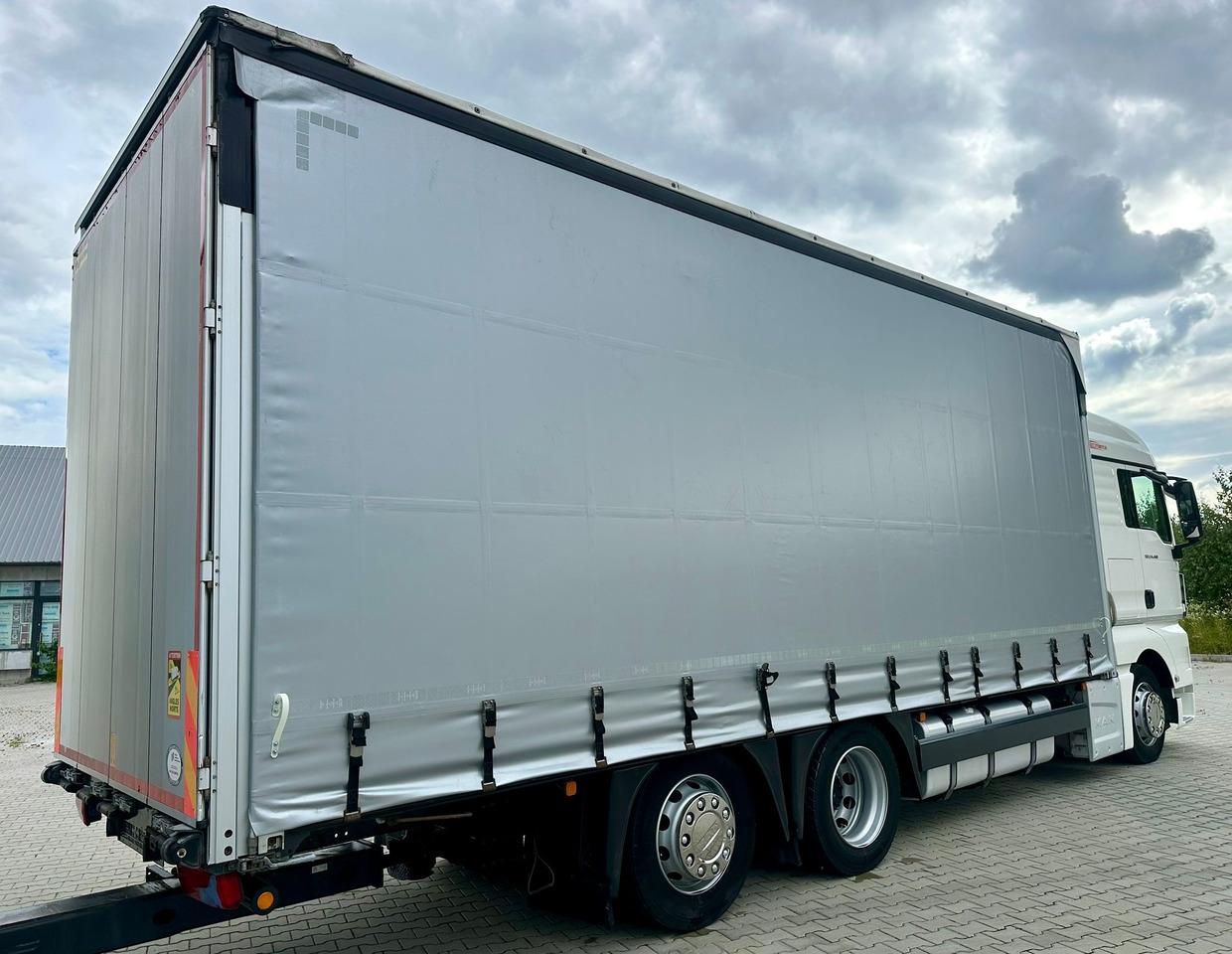 MAN TGX 26.460 / ZESTAW PRZEJAZDOWY / 38 PALET / AUTOMAT / SYPIALKA / PRZYCZEPA WIELTON / 2019 ROK / NISKI PRZEBIEG - 커튼사이더 트럭 : 사진 5 MAN TGX 26.460 / ZESTAW PRZEJAZDOWY / 38 PALET / AUTOMAT / SYPIALKA / PRZYCZEPA WIELTON / 2019 ROK / NISKI PRZEBIEG - 커튼사이더 트럭 : 사진 5