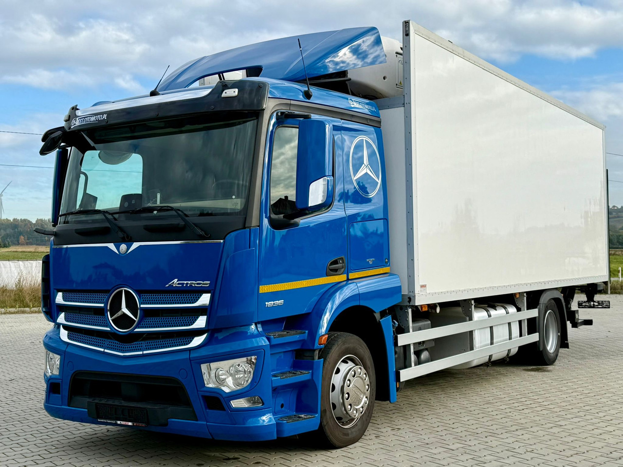 MERCEDES-BENZ ACTROS 1836 / CHŁODNIA / WINDA / 18 PALET / SILNIK 10677 cm3 / CARRIER / SYPIALKA / AUTOMAT / 2018 ROK - 냉동탑차 : 사진 2 MERCEDES-BENZ ACTROS 1836 / CHŁODNIA / WINDA / 18 PALET / SILNIK 10677 cm3 / CARRIER / SYPIALKA / AUTOMAT / 2018 ROK - 냉동탑차 : 사진 2