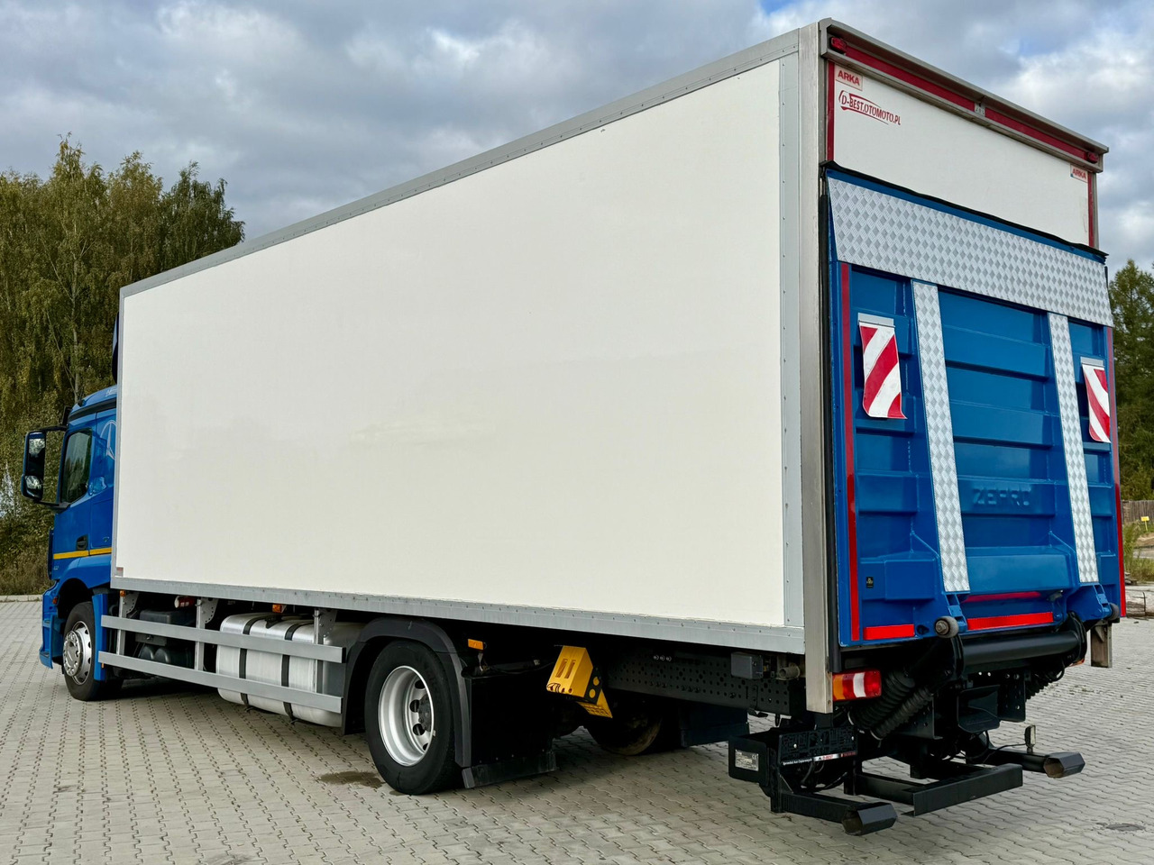 MERCEDES-BENZ ACTROS 1836 / CHŁODNIA / WINDA / 18 PALET / SILNIK 10677 cm3 / CARRIER / SYPIALKA / AUTOMAT / 2018 ROK - 냉동탑차 : 사진 4 MERCEDES-BENZ ACTROS 1836 / CHŁODNIA / WINDA / 18 PALET / SILNIK 10677 cm3 / CARRIER / SYPIALKA / AUTOMAT / 2018 ROK - 냉동탑차 : 사진 4