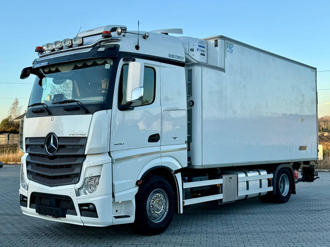 MERCEDES-BENZ ACTROS 1840 / CHŁODNIA / WINDA / 15 EUROPALET / 6.10 M DŁUGOŚCI / DUŻA KABINA / AUTOMAT / SPROWADZONY / SERWISOWANY / EURO 6 - 냉동탑차 : 사진 2 MERCEDES-BENZ ACTROS 1840 / CHŁODNIA / WINDA / 15 EUROPALET / 6.10 M DŁUGOŚCI / DUŻA KABINA / AUTOMAT / SPROWADZONY / SERWISOWANY / EURO 6 - 냉동탑차 : 사진 2