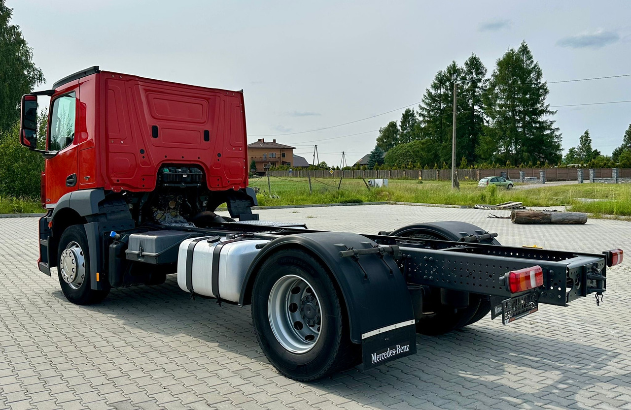 MERCEDES-BENZ ANTOS 1827 / DO ZABUDOWY / ROZSTAW OSI 3.8 M / EURO 6 / WYWROTKA / BECZKA / UTRZYMANIE DRÓG / HAKOWIEC / Z NIEMIEC - 캡 새시 트럭 : 사진 3 MERCEDES-BENZ ANTOS 1827 / DO ZABUDOWY / ROZSTAW OSI 3.8 M / EURO 6 / WYWROTKA / BECZKA / UTRZYMANIE DRÓG / HAKOWIEC / Z NIEMIEC - 캡 새시 트럭 : 사진 3