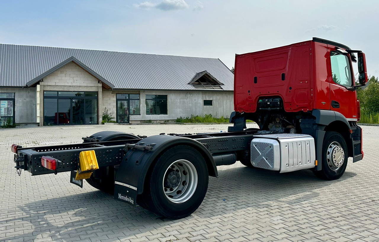 MERCEDES-BENZ ANTOS 1827 / DO ZABUDOWY / ROZSTAW OSI 3.8 M / EURO 6 / WYWROTKA / BECZKA / UTRZYMANIE DRÓG / HAKOWIEC / Z NIEMIEC - 캡 새시 트럭 : 사진 4 MERCEDES-BENZ ANTOS 1827 / DO ZABUDOWY / ROZSTAW OSI 3.8 M / EURO 6 / WYWROTKA / BECZKA / UTRZYMANIE DRÓG / HAKOWIEC / Z NIEMIEC - 캡 새시 트럭 : 사진 4