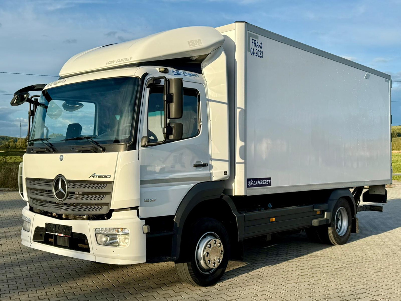 MERCEDES-BENZ ATEGO 1218 / CHŁODNIA / IZOTERMA / WINDA / 5.10 M DŁUGOŚCI / LAMBERET / AUTOMAT / 2017 ROK / 410 TYŚ KM - 냉동탑차 : 사진 2 MERCEDES-BENZ ATEGO 1218 / CHŁODNIA / IZOTERMA / WINDA / 5.10 M DŁUGOŚCI / LAMBERET / AUTOMAT / 2017 ROK / 410 TYŚ KM - 냉동탑차 : 사진 2