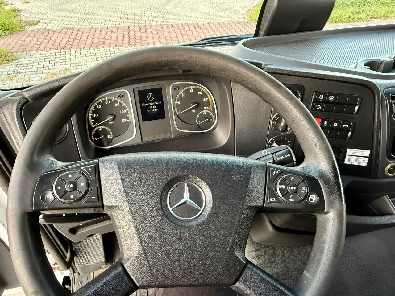 냉동탑차 MERCEDES-BENZ ATEGO 1218 / CHŁODNIA / IZOTERMA / WINDA / 5.10 M DŁUGOŚCI / LAMBERET / AUTOMAT / 2017 ROK / 410 TYŚ KM : 사진 14 냉동탑차 MERCEDES-BENZ ATEGO 1218 / CHŁODNIA / IZOTERMA / WINDA / 5.10 M DŁUGOŚCI / LAMBERET / AUTOMAT / 2017 ROK / 410 TYŚ KM : 사진 14