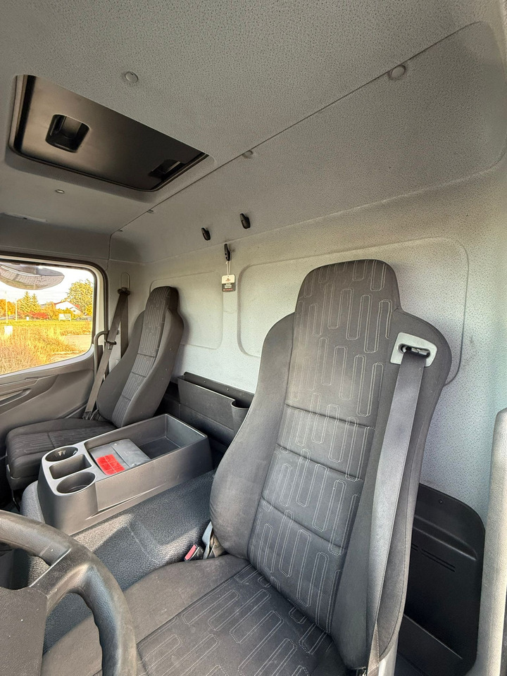 냉동탑차 MERCEDES-BENZ ATEGO 1218 / CHŁODNIA / IZOTERMA / WINDA / 5.10 M DŁUGOŚCI / LAMBERET / AUTOMAT / 2017 ROK / 410 TYŚ KM : 사진 17 냉동탑차 MERCEDES-BENZ ATEGO 1218 / CHŁODNIA / IZOTERMA / WINDA / 5.10 M DŁUGOŚCI / LAMBERET / AUTOMAT / 2017 ROK / 410 TYŚ KM : 사진 17