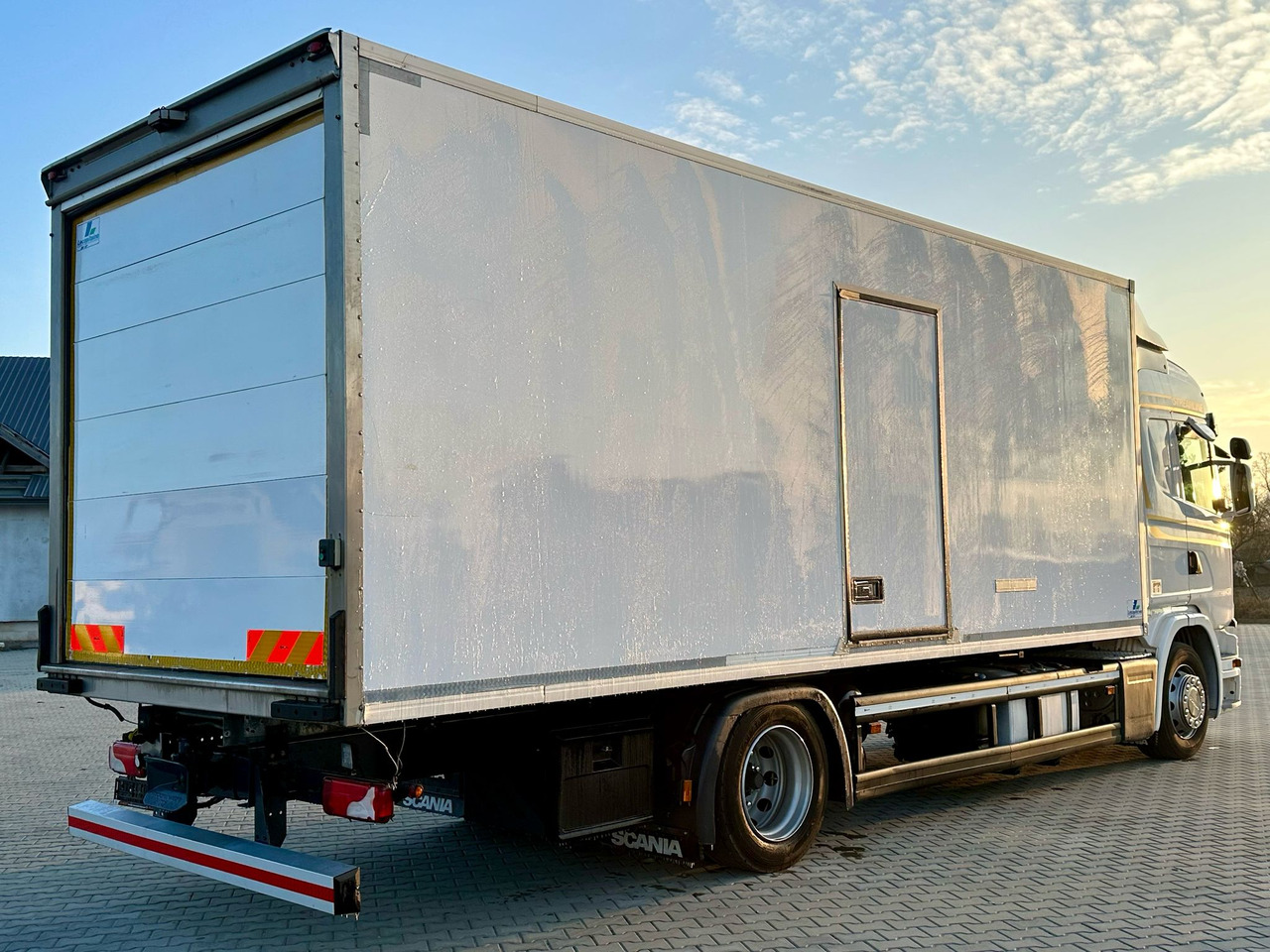 SCANIA G360 / IZOTERMA / 6.8 M DŁUGOŚCI / AUTOMAT / CAŁA NA PODUSZKACH / KLIMA POSTOJOWA / ELEKTRYCZNA ROLETA TYŁ / SYPIALKA - 등온 트럭 : 사진 3 SCANIA G360 / IZOTERMA / 6.8 M DŁUGOŚCI / AUTOMAT / CAŁA NA PODUSZKACH / KLIMA POSTOJOWA / ELEKTRYCZNA ROLETA TYŁ / SYPIALKA - 등온 트럭 : 사진 3