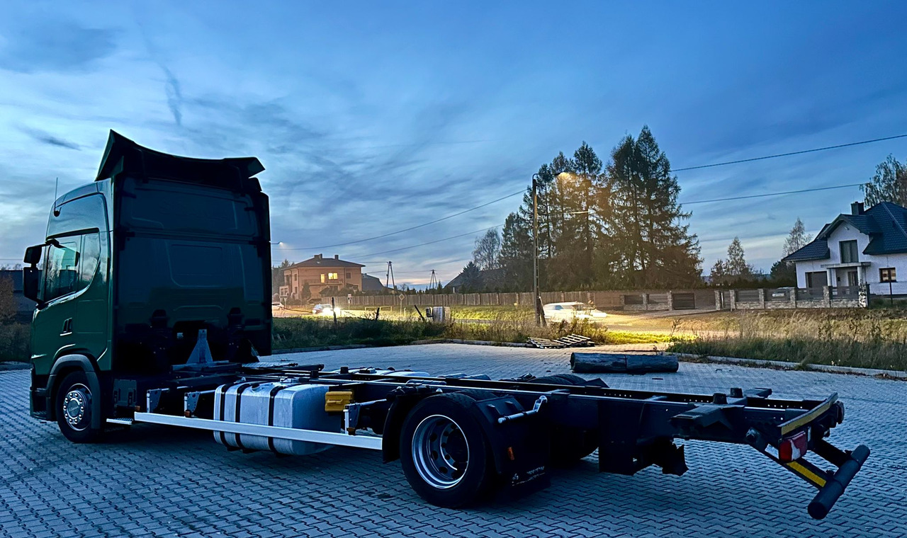 SCANIA G450 / RAMA DO ZABUDOWY / ROZSTAW 5.75 / AUTOMAT / SYPIALKA - 캡 새시 트럭 : 사진 3 SCANIA G450 / RAMA DO ZABUDOWY / ROZSTAW 5.75 / AUTOMAT / SYPIALKA - 캡 새시 트럭 : 사진 3