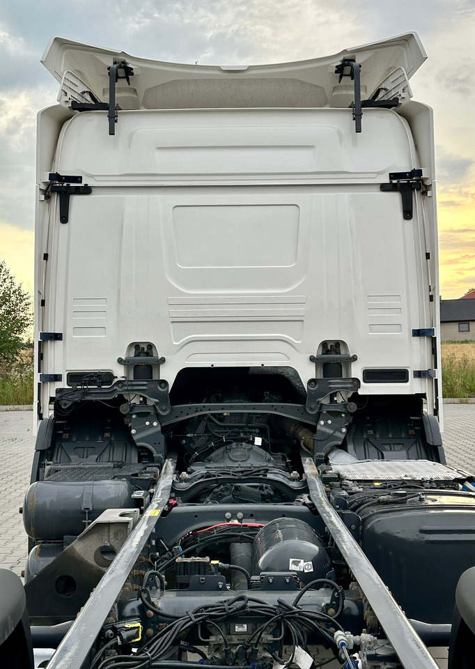 SCANIA P220 / RAMA DO ZABUDOWY / ROZSTAW OSI 3.90 M / SILNIK 6 / WYWROTKA / BECZKA / HAKOWIEC / UTRZYMANIE DRÓG / AUTOMAT / 2019 ROK / NISKI PRZEBIEG - 캡 새시 트럭 : 사진 5 SCANIA P220 / RAMA DO ZABUDOWY / ROZSTAW OSI 3.90 M / SILNIK 6 / WYWROTKA / BECZKA / HAKOWIEC / UTRZYMANIE DRÓG / AUTOMAT / 2019 ROK / NISKI PRZEBIEG - 캡 새시 트럭 : 사진 5