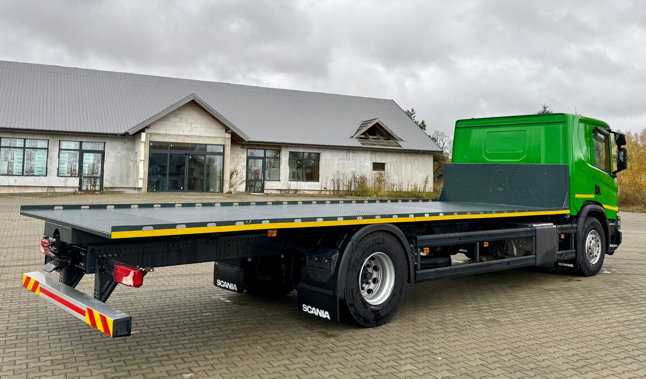 SCANIA P320 / PLATFORMA / NOWY / 5 TYŚ KM / SYPIALKA / 2023 ROK / CAŁA NA PODUSZKACH / 7.7 M DŁUGOŚCI / LAWETA / DO PRZEWOZU MASZYN ROLNICZYCH ITP - 드롭사이드/ 플랫베드 트럭 : 사진 4 SCANIA P320 / PLATFORMA / NOWY / 5 TYŚ KM / SYPIALKA / 2023 ROK / CAŁA NA PODUSZKACH / 7.7 M DŁUGOŚCI / LAWETA / DO PRZEWOZU MASZYN ROLNICZYCH ITP - 드롭사이드/ 플랫베드 트럭 : 사진 4