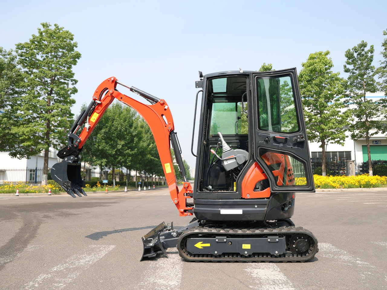 KUBOTA Diesel Mini excavator 2.5 Ton - Müller Machinery MB 25 Plus - VKSH - 미니 굴삭기 : 사진 2 KUBOTA Diesel Mini excavator 2.5 Ton - Müller Machinery MB 25 Plus - VKSH - 미니 굴삭기 : 사진 2