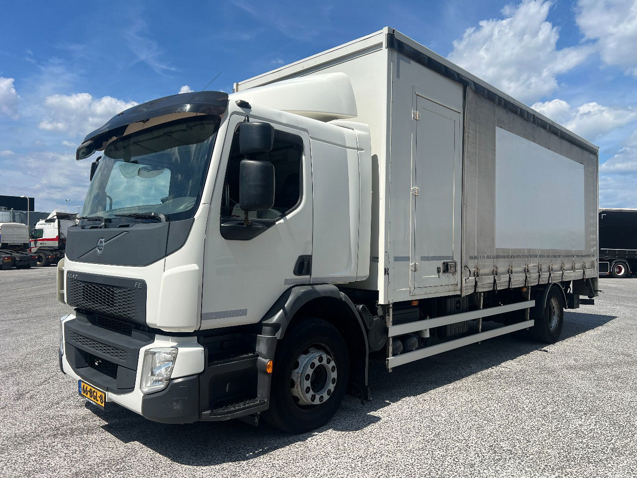 Volvo FE 250 Euro 6, 19T - 커튼사이더 트럭 : 사진 1 Volvo FE 250 Euro 6, 19T - 커튼사이더 트럭 : 사진 1