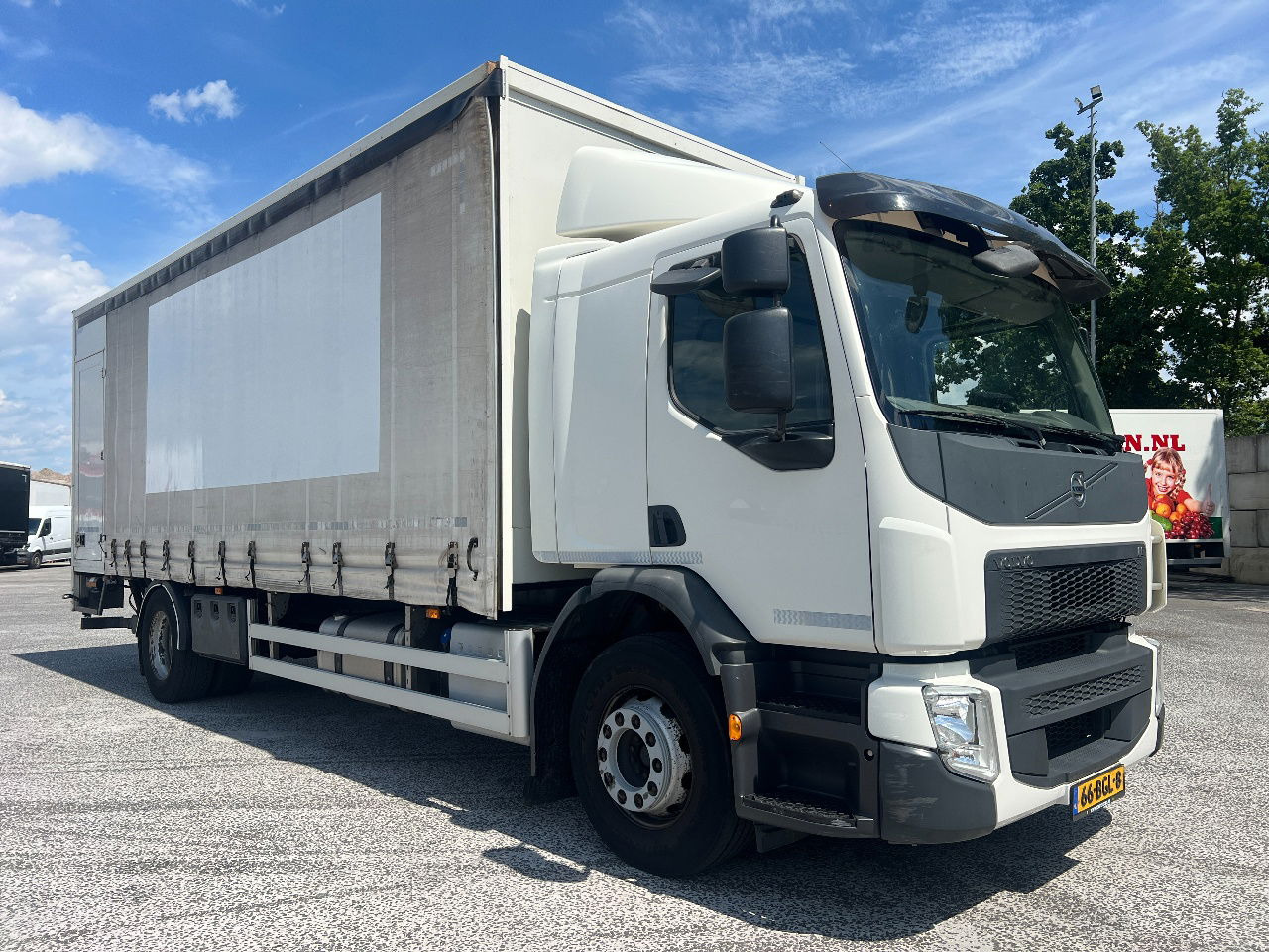 Volvo FE 250 Euro 6, 19T - 커튼사이더 트럭 : 사진 2 Volvo FE 250 Euro 6, 19T - 커튼사이더 트럭 : 사진 2